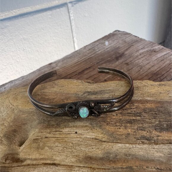 Vintage Sterling Silver Cuff Bracelet With Opal Stone & Intricate Design - Picture 1 of 10